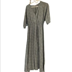 Cupshe Dress Green/White V-Neck Short Sleeves Long Medium